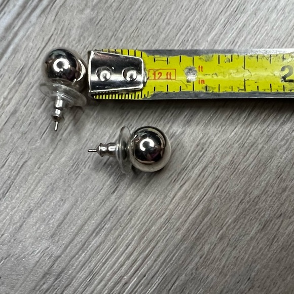 Vintage silver ball earrings - Picture 8 of 8